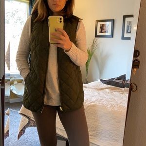 Old navy quilted maternity vest